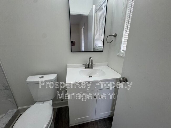 Building Photo - 5730 Teresa St