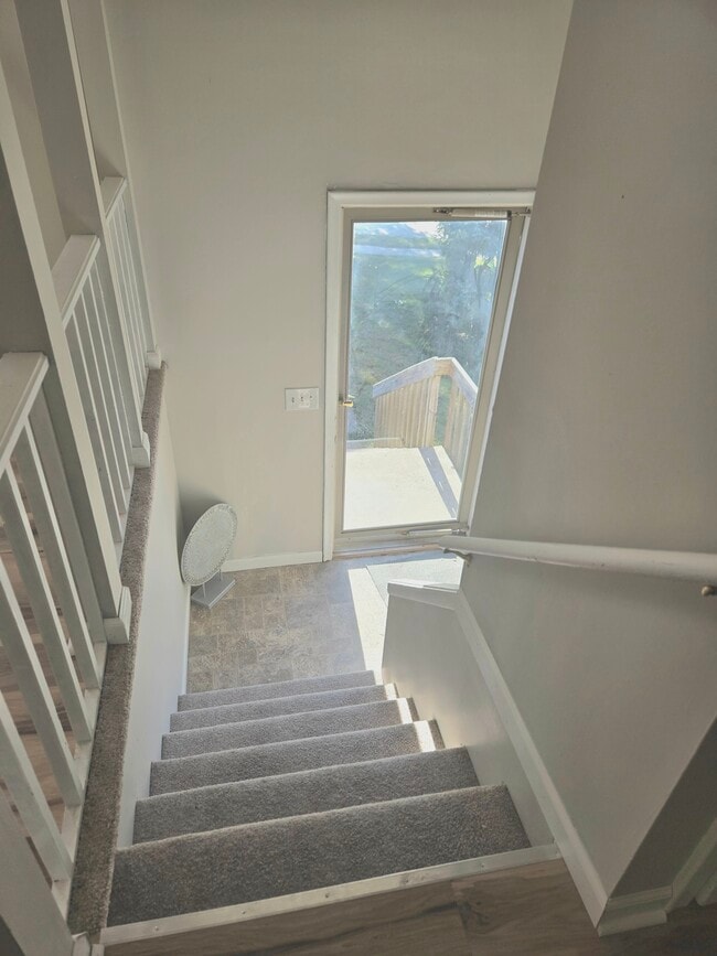 Building Photo - Duplex Unit 1