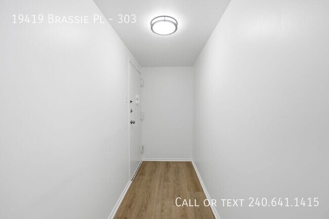 Building Photo - 19419 Brassie Pl
