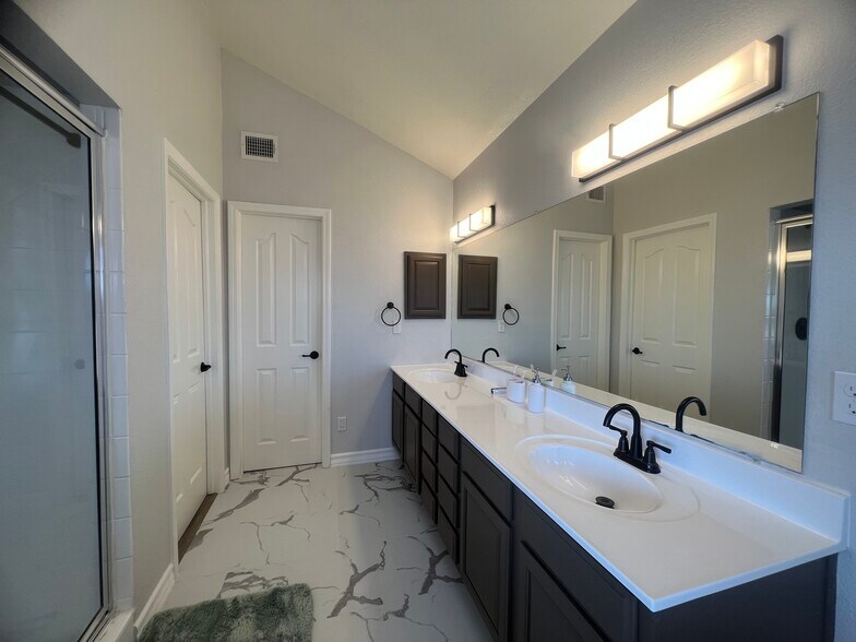 Building Photo - 485 Jeweled Mesa Ct