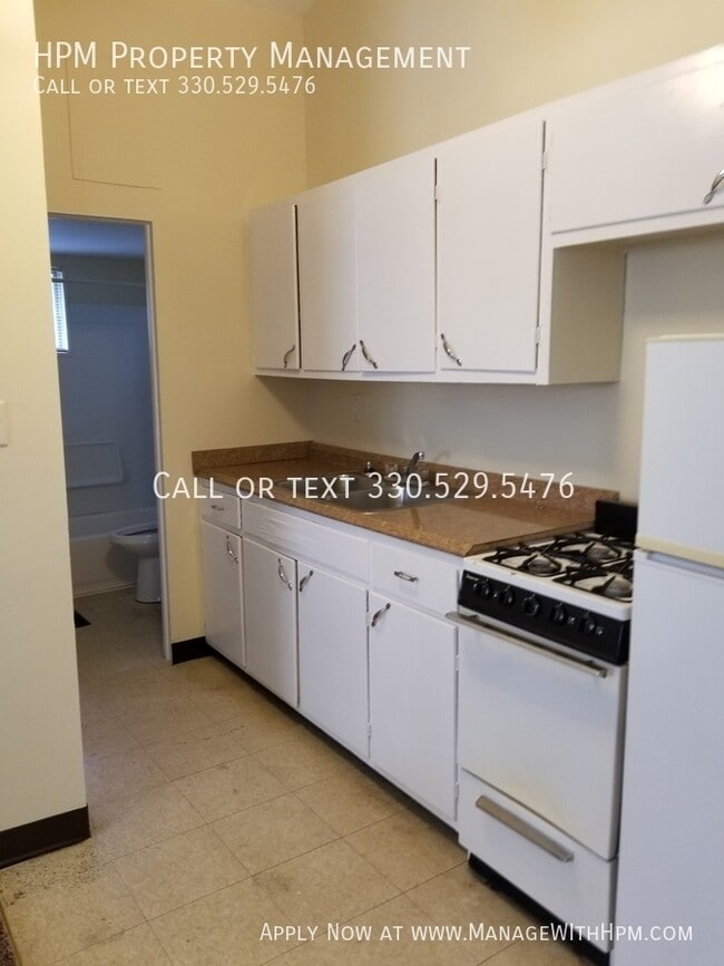 Building Photo - 2381 Newton-