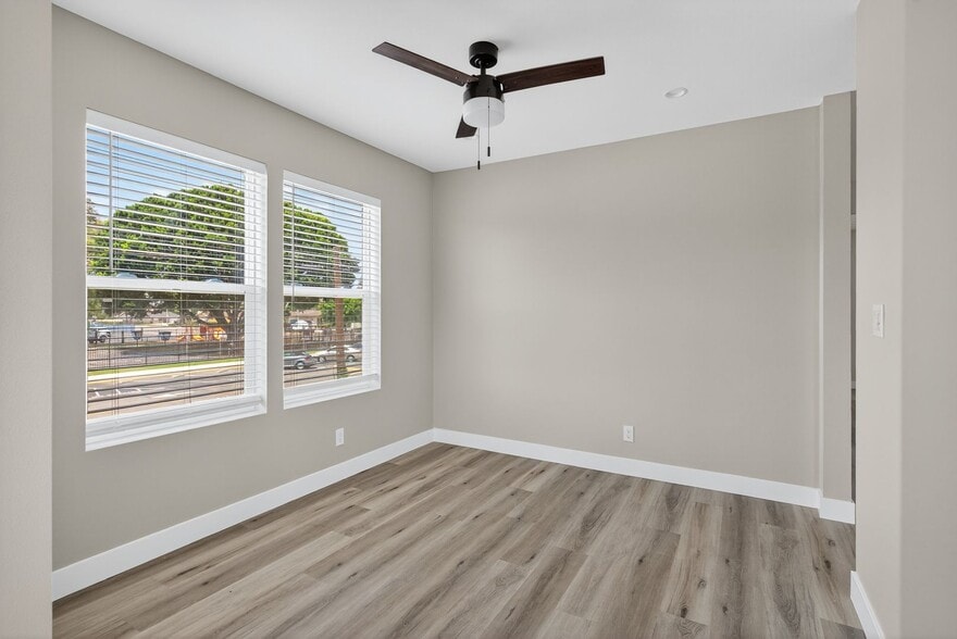 Building Photo - 113 S Lillie Ave