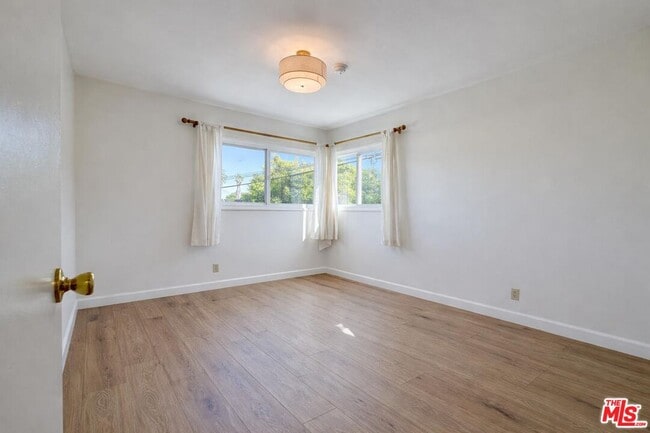 Building Photo - 2041 Euclid St