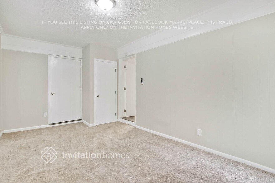 Building Photo - 4596 Sahara Dr SW