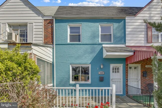 Primary Photo - 3426 Eads St NE