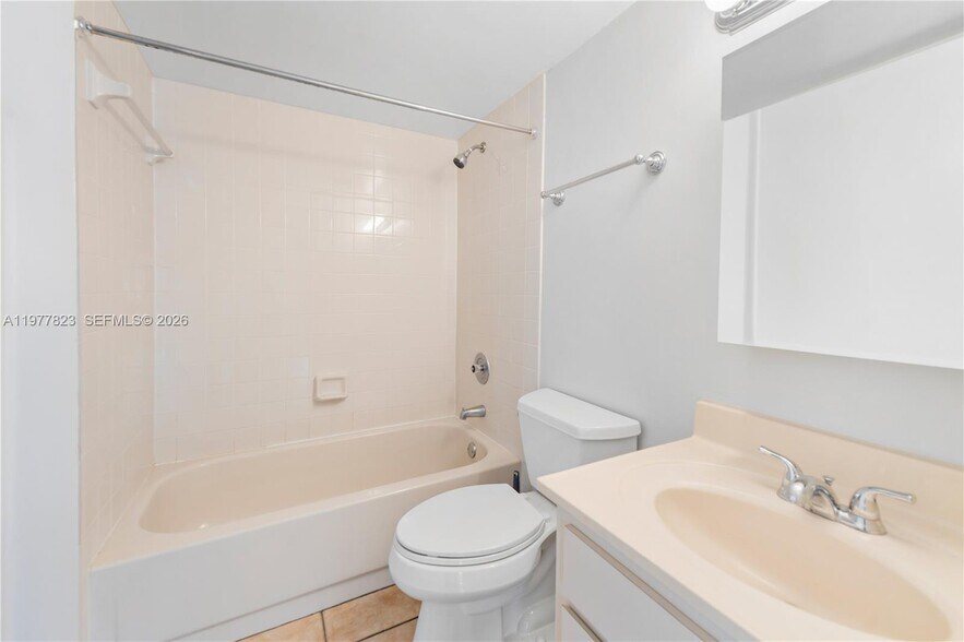 Building Photo - 9140 SW 123rd Ct