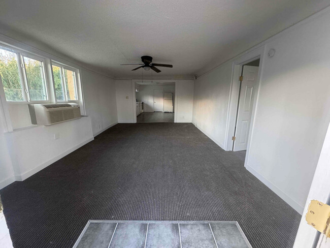 Building Photo - 151 N Pendell Rd