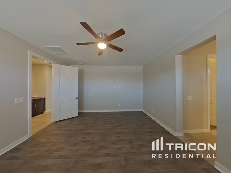 Building Photo - 42288 W Posada Dr