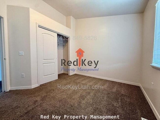 Building Photo - The Maples Condo #119
