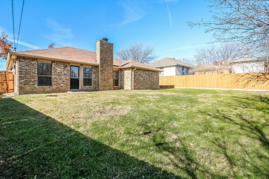 Building Photo - 908 Blue Ridge Dr