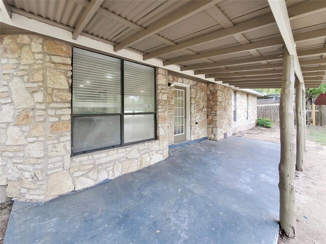 Building Photo - 9512 Meadowheath Dr