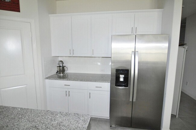 Building Photo - 2513 Ponca Dr