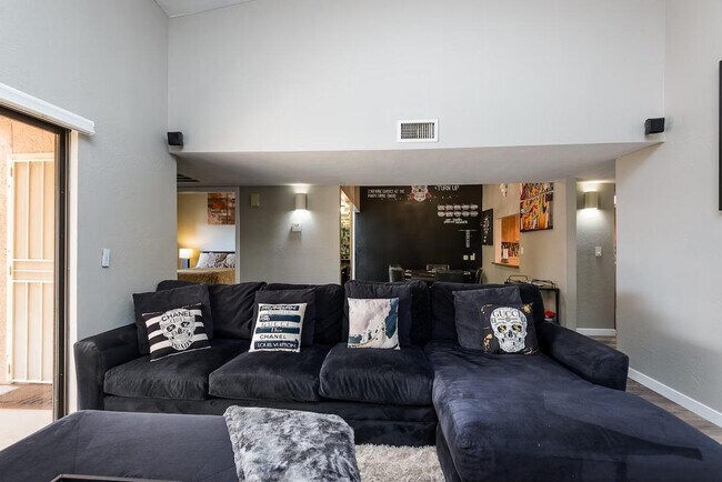 Primary Photo - 2041 N 87th Way