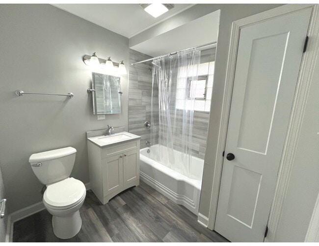 Building Photo - 805 S Norbury Ave