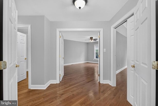Building Photo - 16 Oak Leaf Ln