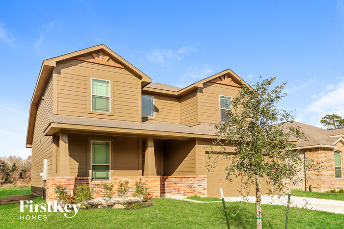 Building Photo - 14705 Country Club Dr