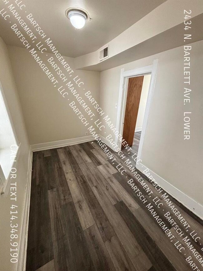 Building Photo - 2434 N Bartlett Ave