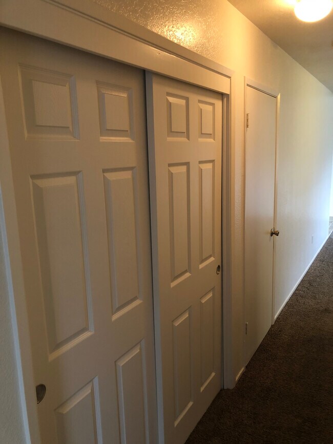 Building Photo - 25 W Swallow St