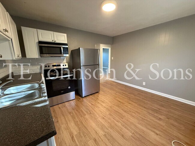 Building Photo - Sterling Pointe Apartments – Updated 2 Bedroom Living in West End Winston-Salem