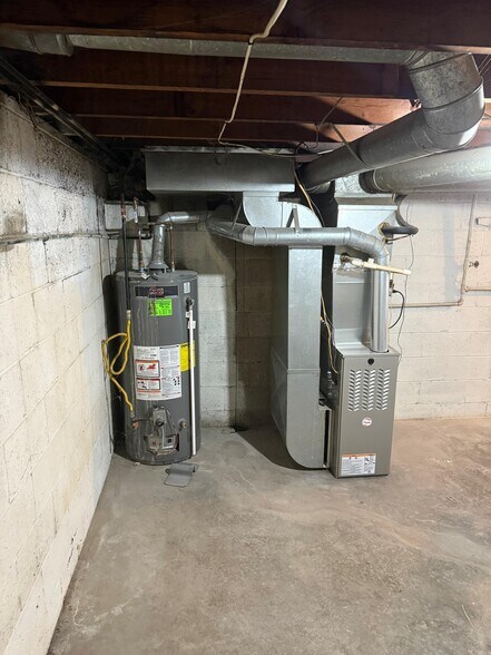 Building Photo - 628 Church St