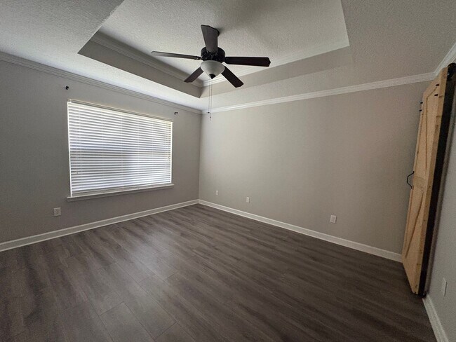 Building Photo - 120 Grandview Dr