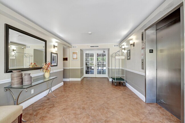 Building Photo - 950 Lavers Cir