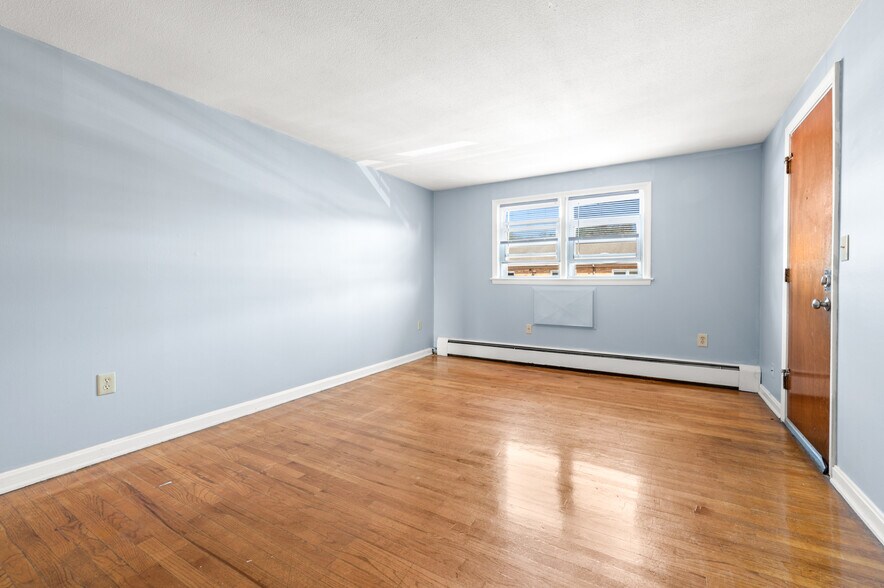 Building Photo - 334 Park Ave