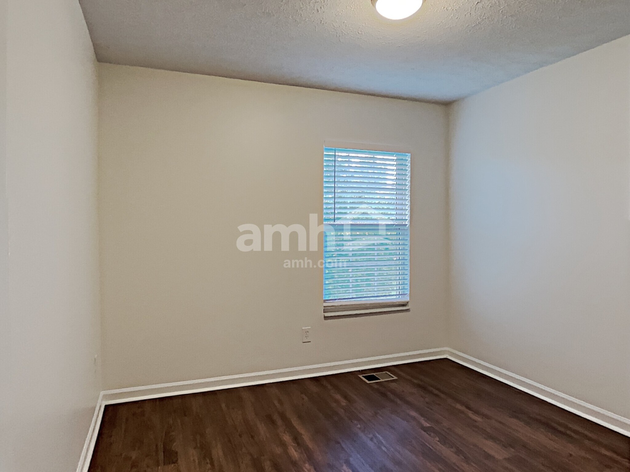 Building Photo - 1957 Portway Rd