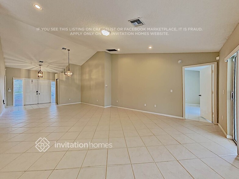 Building Photo - 13048 Meadowbreeze Dr