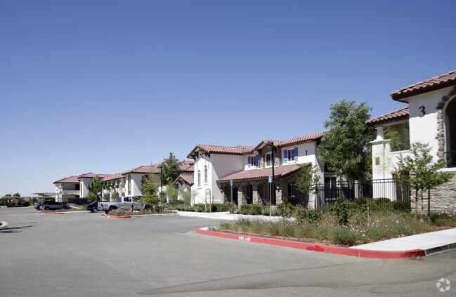 Building Photo - Cielo Azul