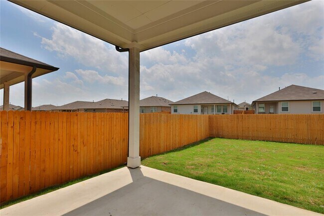 Building Photo - 132 Mackinac Ln