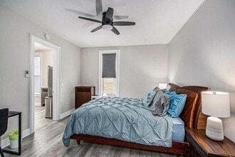 Building Photo - $1350 Tastefully furnished 1BR Apartment |...