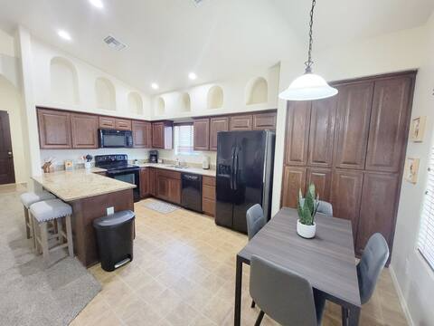 Building Photo - 4558 S Jojoba Ave
