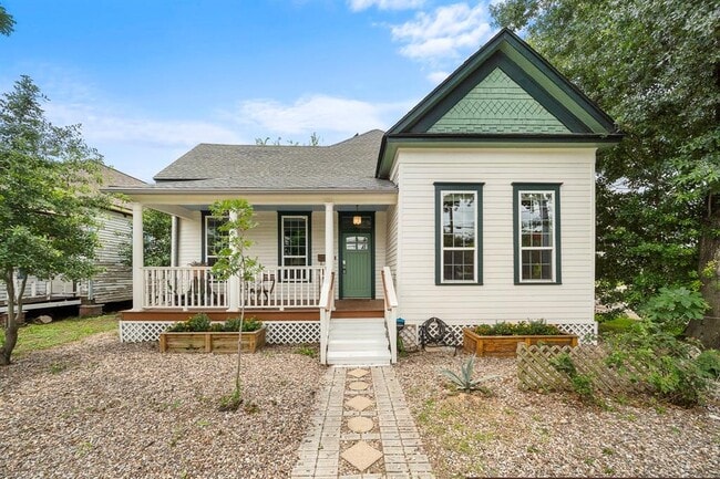 Primary Photo - 2019 Crockett St