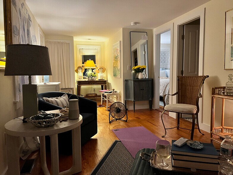 Building Photo - 34 High St