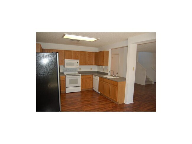 Building Photo - 1403 Bullhill Cove