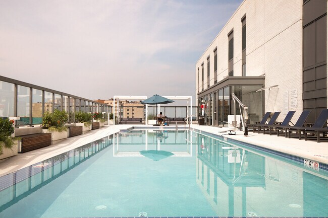 Building Photo - 4000 Fairfax Dr
