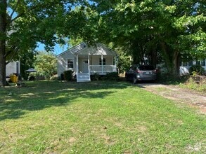 Building Photo - 484 Riverview Dr