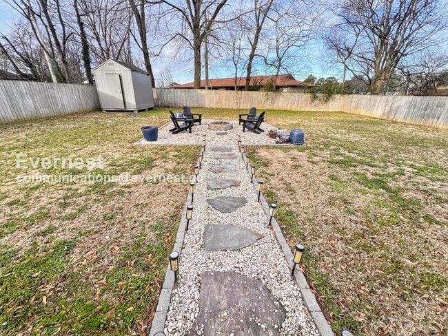 Building Photo - 613 Jefferson St