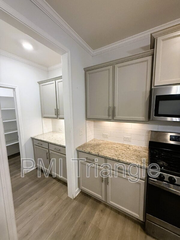 Building Photo - 156 Etteinne Garden Ln