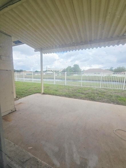 Building Photo - 3196 49th Ln S