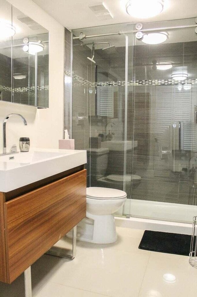 Building Photo - 1830 Embassy Dr