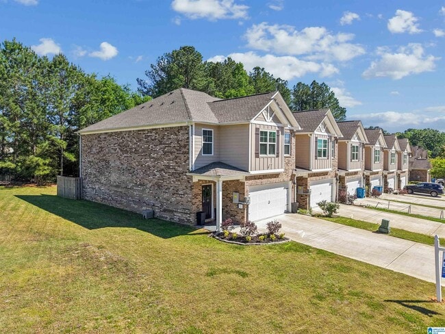 Building Photo - 501 Polo Way