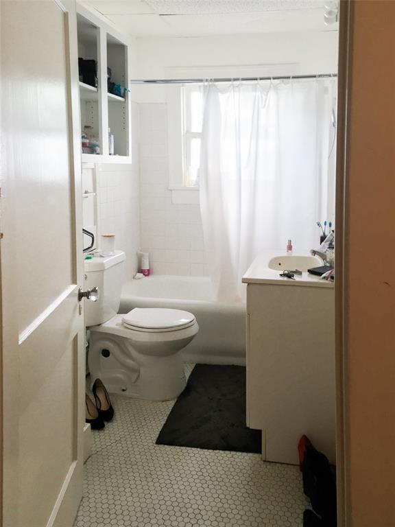 Building Photo - 3303 Mandell St