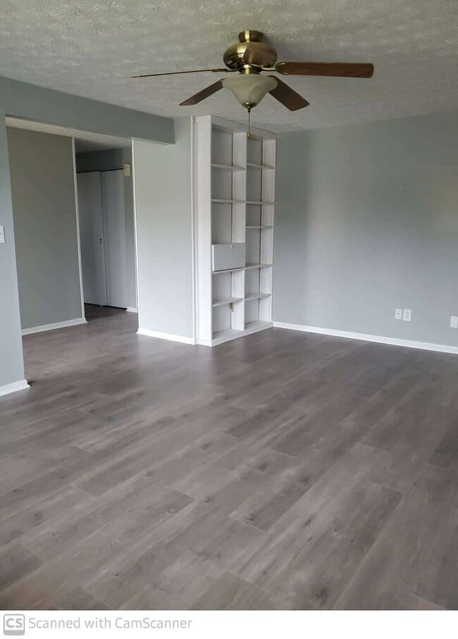 Building Photo - Beautiful, spacious 3 bed 2 bath home in E...