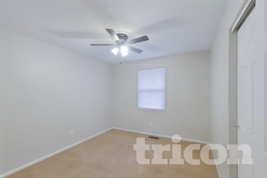 Building Photo - 1563 Park Ridge Ln