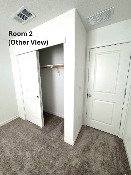 Building Photo - 1379 Leonhardt Lp