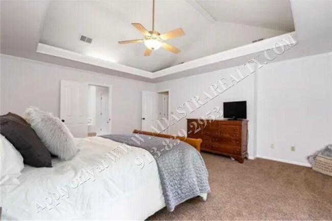 Building Photo - Classic Two Story 5 Bed 2.5 Bath Home in Blue Valley-Coming SOON!!