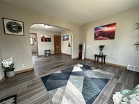 Building Photo - 3 bed, 1 bath Home for Rent in Waterloo