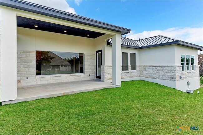 Building Photo - 102 Prairie